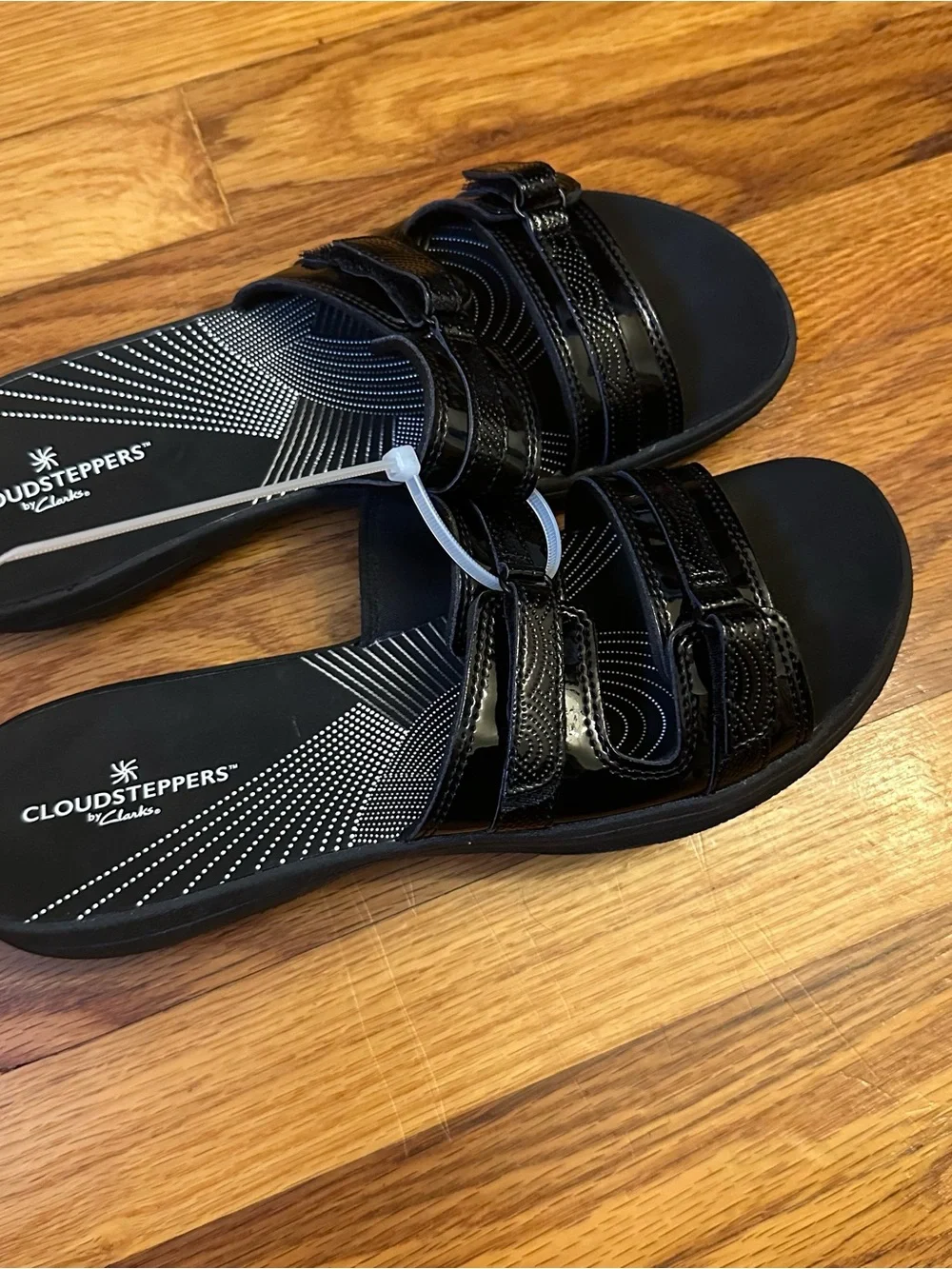 Cloudsteppers by Clarks sleek black